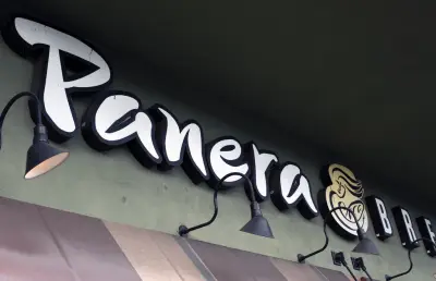 Union Pushes To Extend $30 Minimum Wage to All Los Angeles Employees
