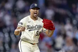 Breaking down new Phillies closer Jhoan Duran by the numbers