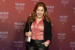 Lisa Ann Walter reveals how her 'Abbott' character stays true to Philly and why she loves doing stand-up here