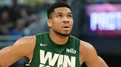 Bucks' Giannis Antetokounmpo shows off 4-word message on guns